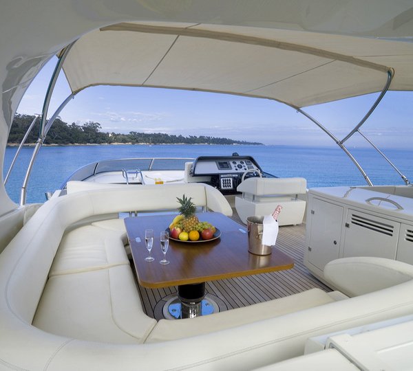 Motor Yacht Stinray M -  Flybridge