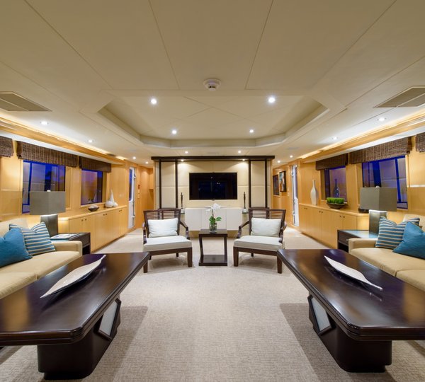 Motor yacht PERFECT LADY - Main Salon