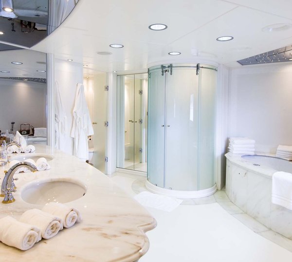 Motor yacht RM ELEGANT  - MASTER Diamond Bathroom