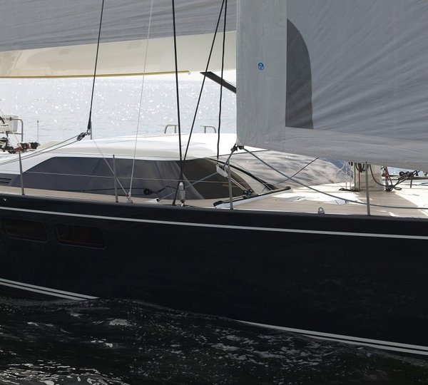 SY Black Pearl -  Deckhouse