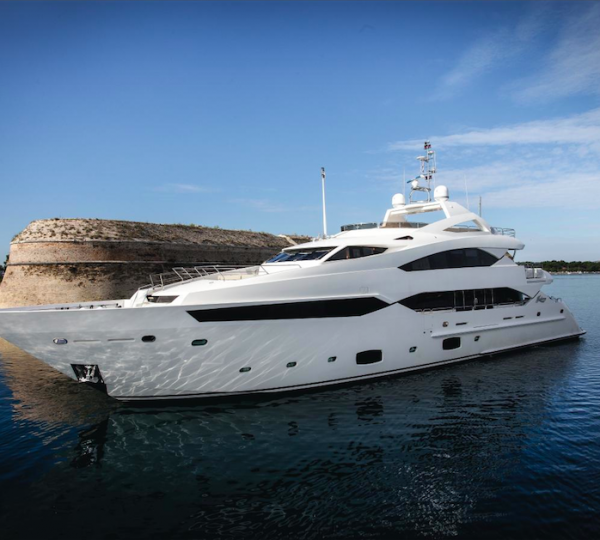 LUSIA M Yacht Charter Details, Sunseeker | CHARTERWORLD Luxury Superyachts