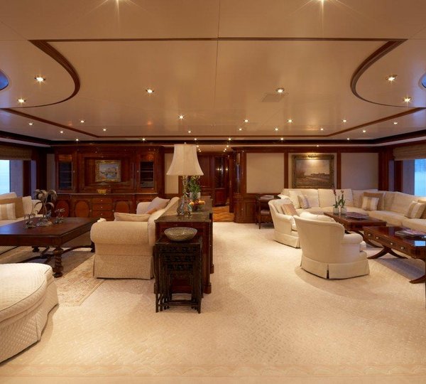 Upper Saloon Image Gallery – Luxury Yacht Browser | by CHARTERWORLD ...