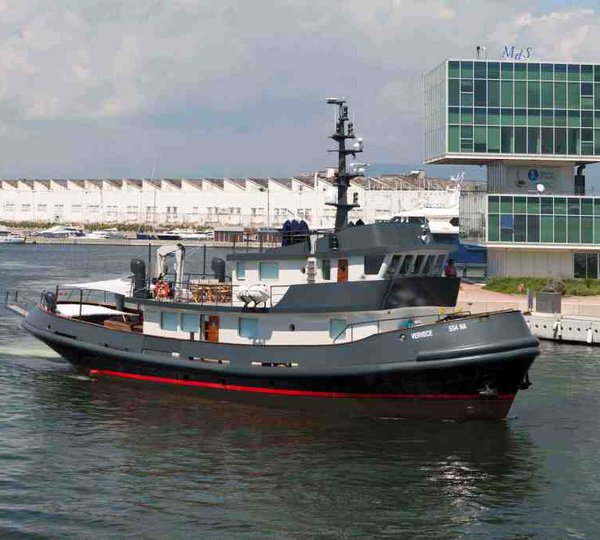 TUG VERVECE -  In Port