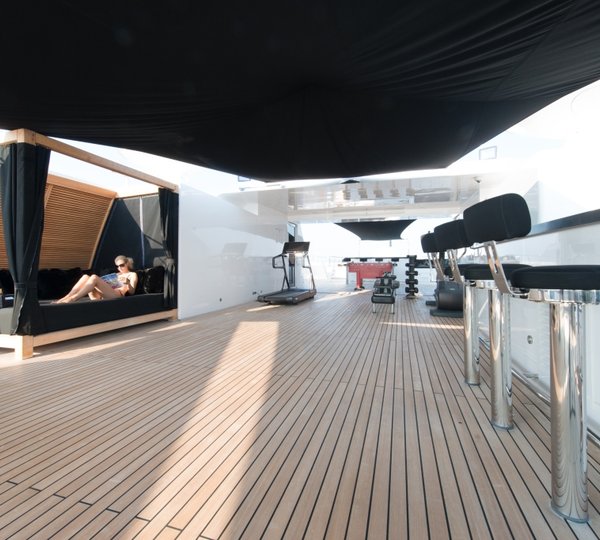 Yacht IDOL -  Sundeck Sunbed and Gym