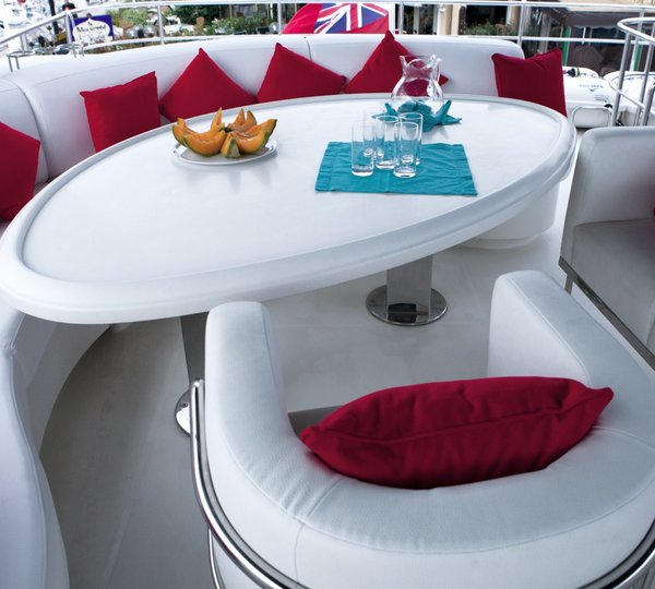 Yacht LUDI - Flybridge Dining