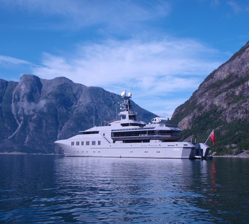 skat yacht charter