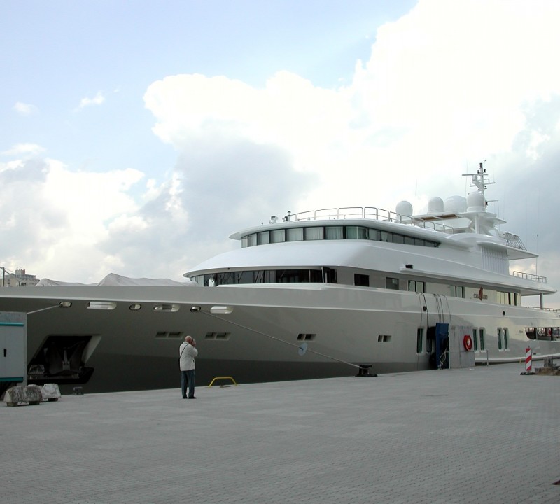 coral island yacht owner