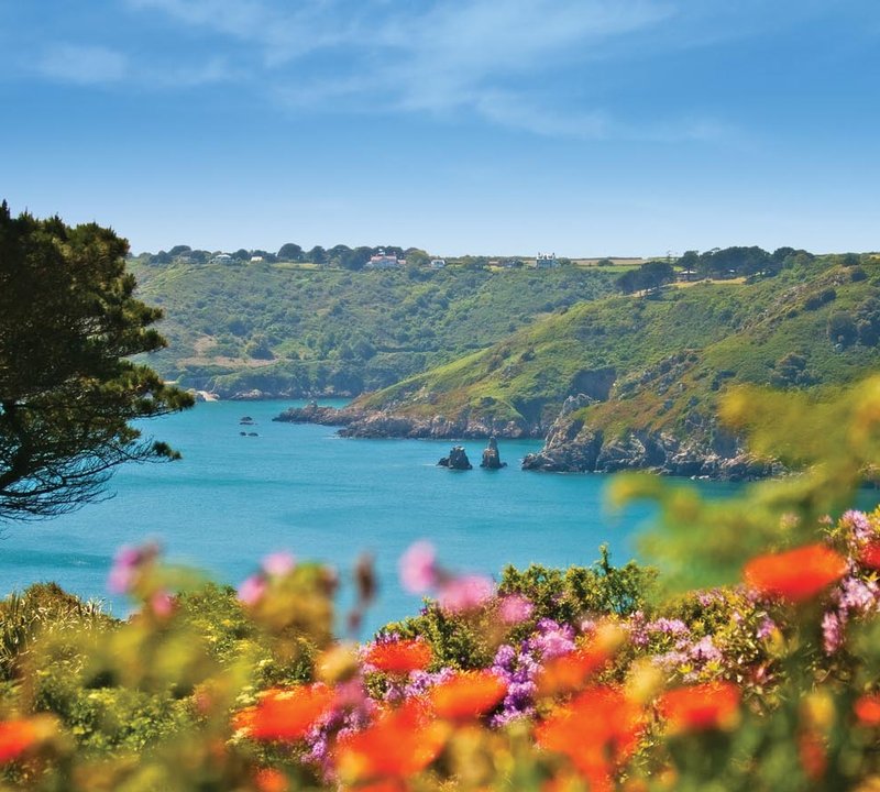 visiting yachtsman's guide to the channel islands