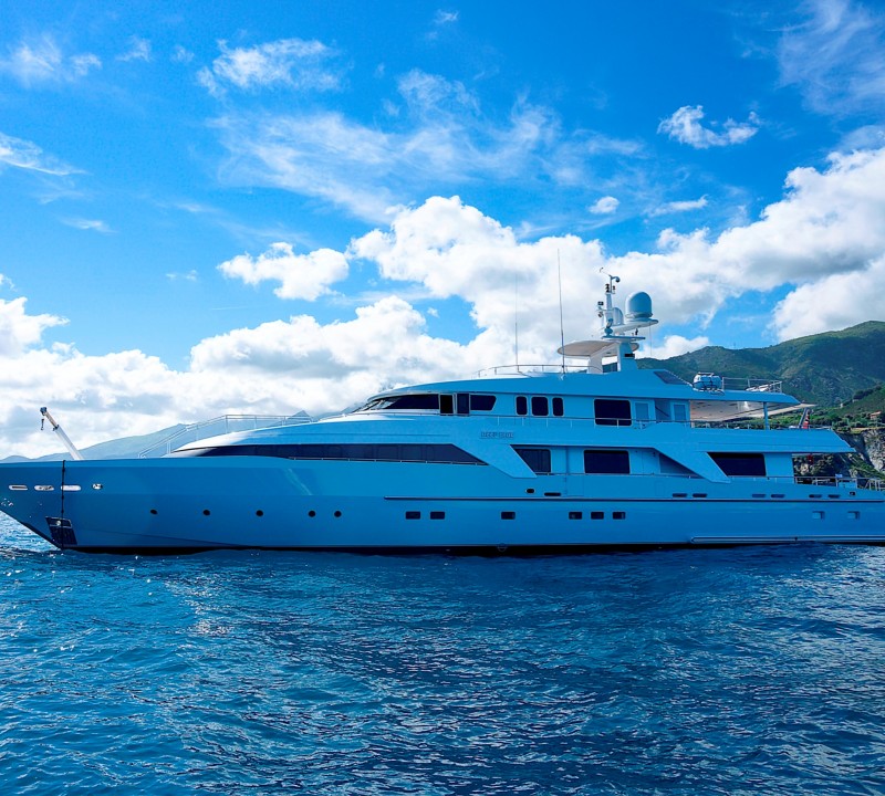 yacht deep blue ii