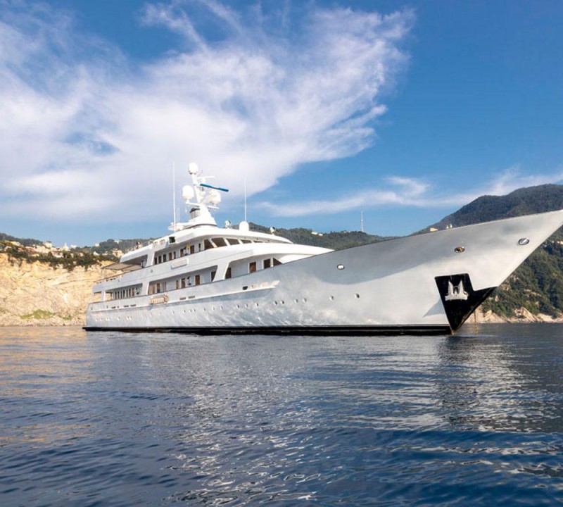 Yacht APRIL FOOL, Feadship | CHARTERWORLD Luxury Superyacht Charters