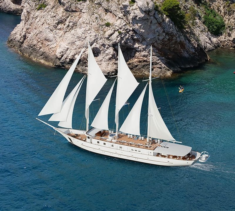 luxury yacht eleonora motor sailing