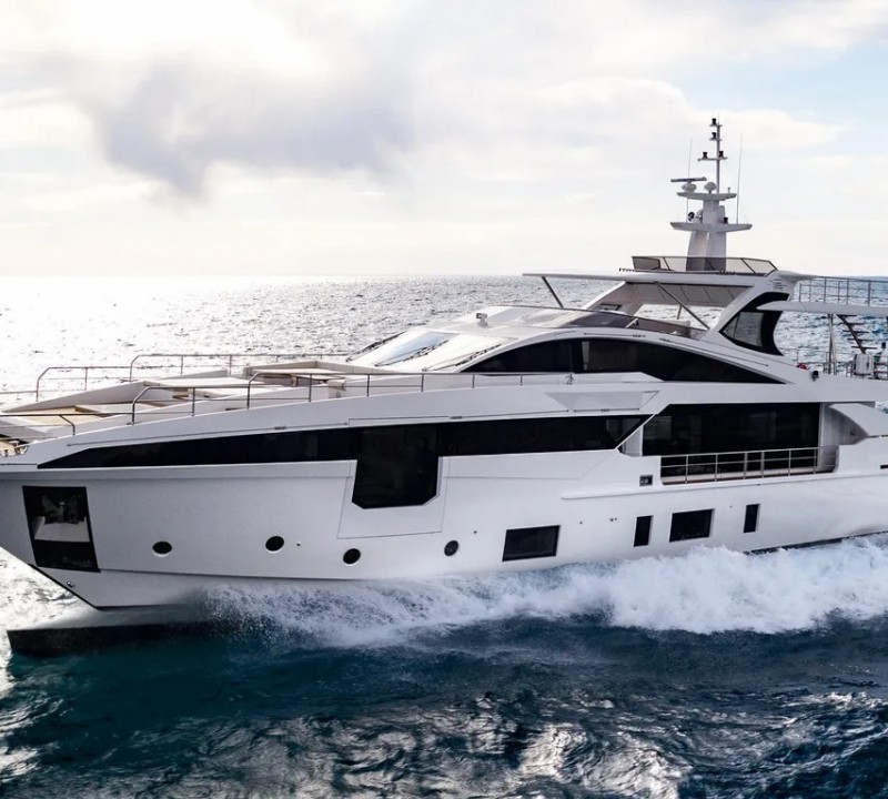 Yacht SAMA, Azimut Yachts | CHARTERWORLD Luxury Superyacht Charters