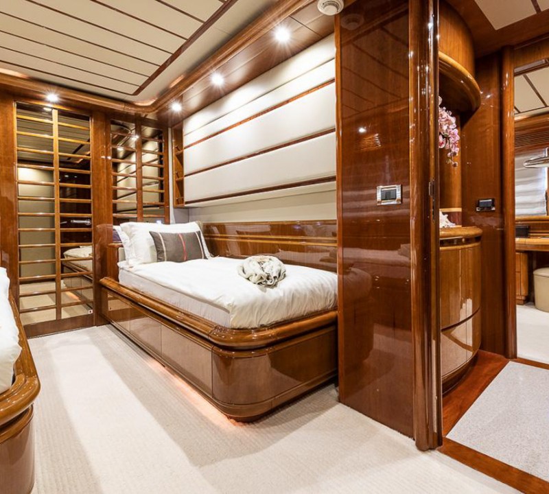 Yacht SETAI, Custom Line | CHARTERWORLD Luxury Superyacht Charters