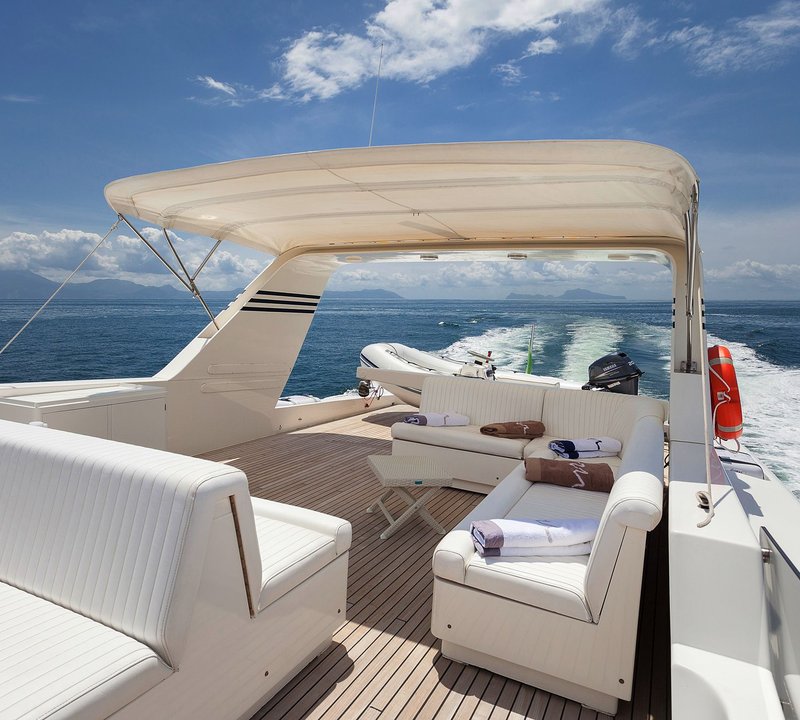 Bernadette Yacht Charter Details, Canados | CHARTERWORLD Luxury Superyachts