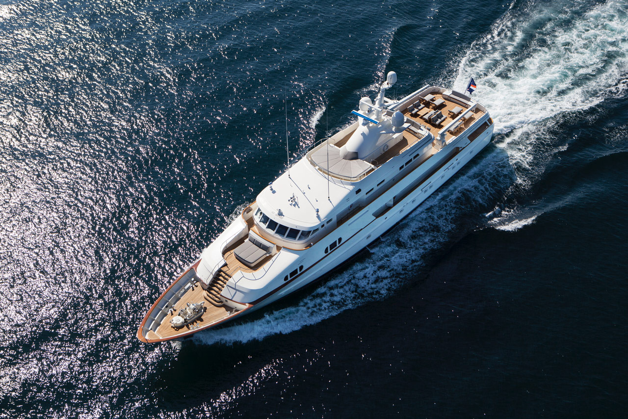 THIS CLASSIC FEADSHIP SUPERYACHT ALHAMBRA JUST HAS TO BE SEEN! 