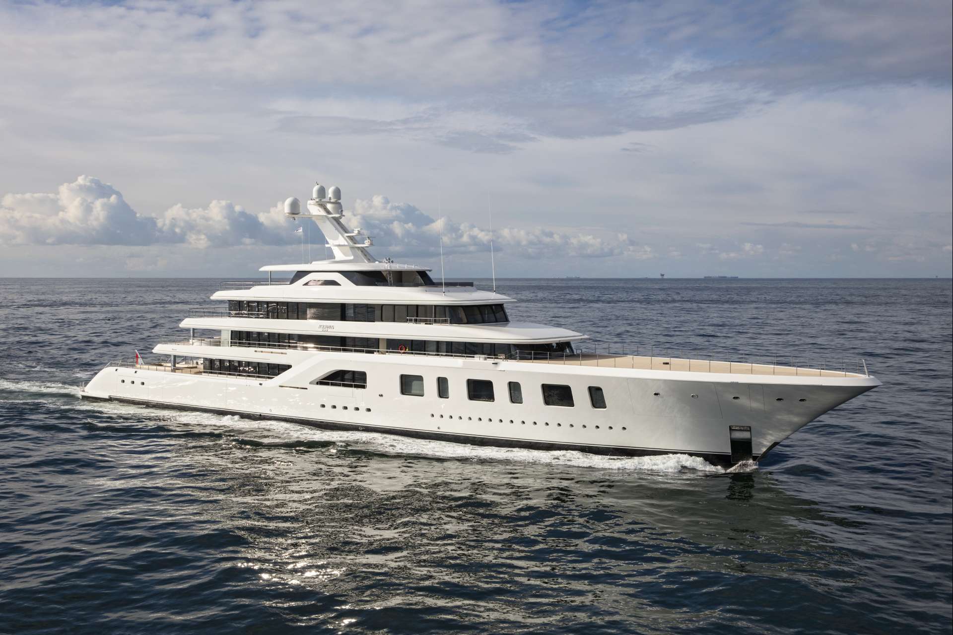 Profile of superyacht Aquarius