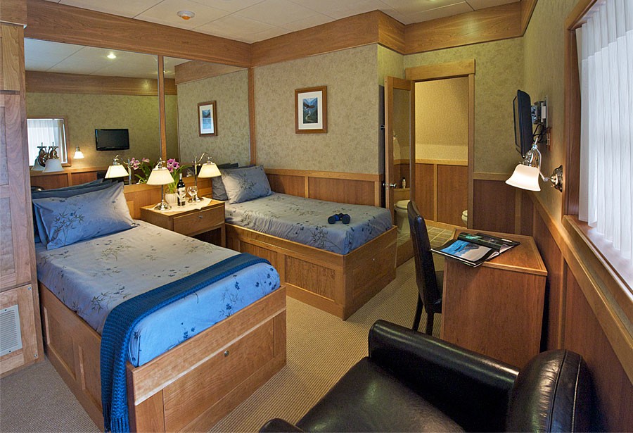 Twin Bed Cabin On Board Yacht SAFARI EXPLORER