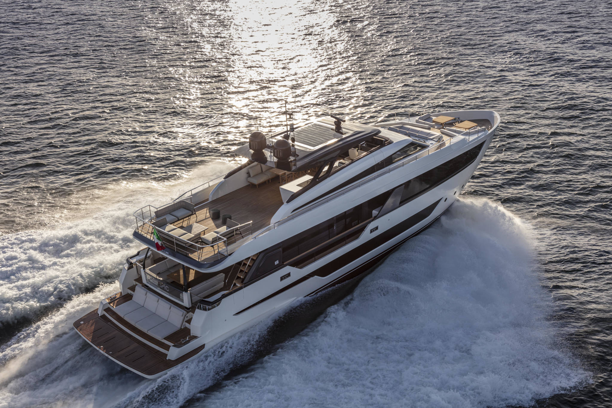 M/Y H&CO - Motor Yacht H&CO – Luxury Yacht Browser