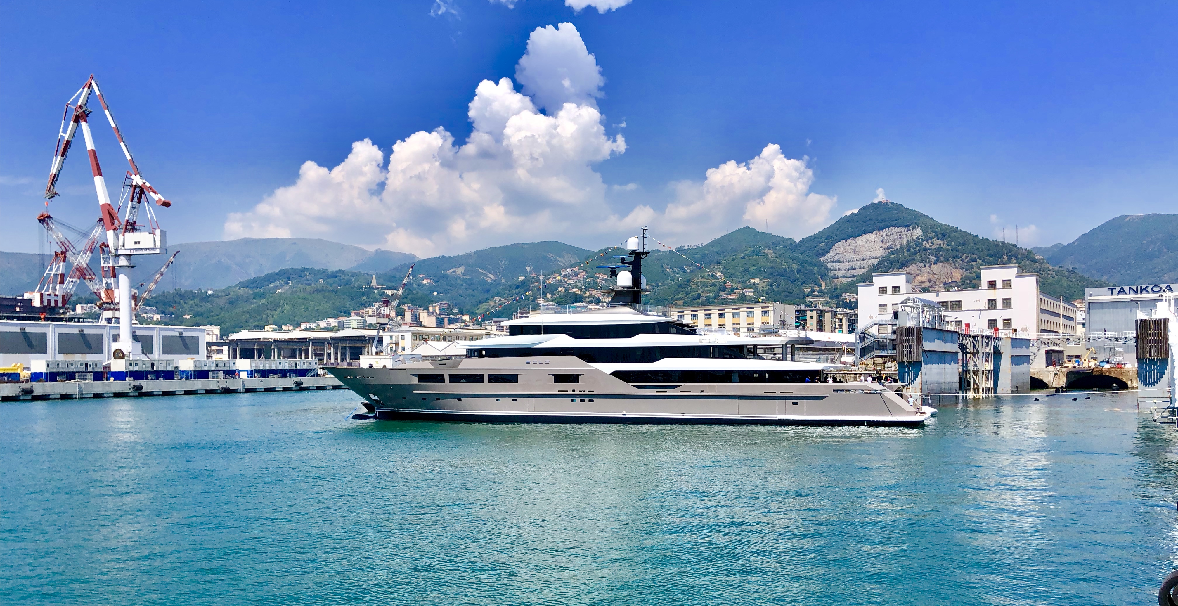 Luxury Superyacht SOLO - Tankoa Yachts