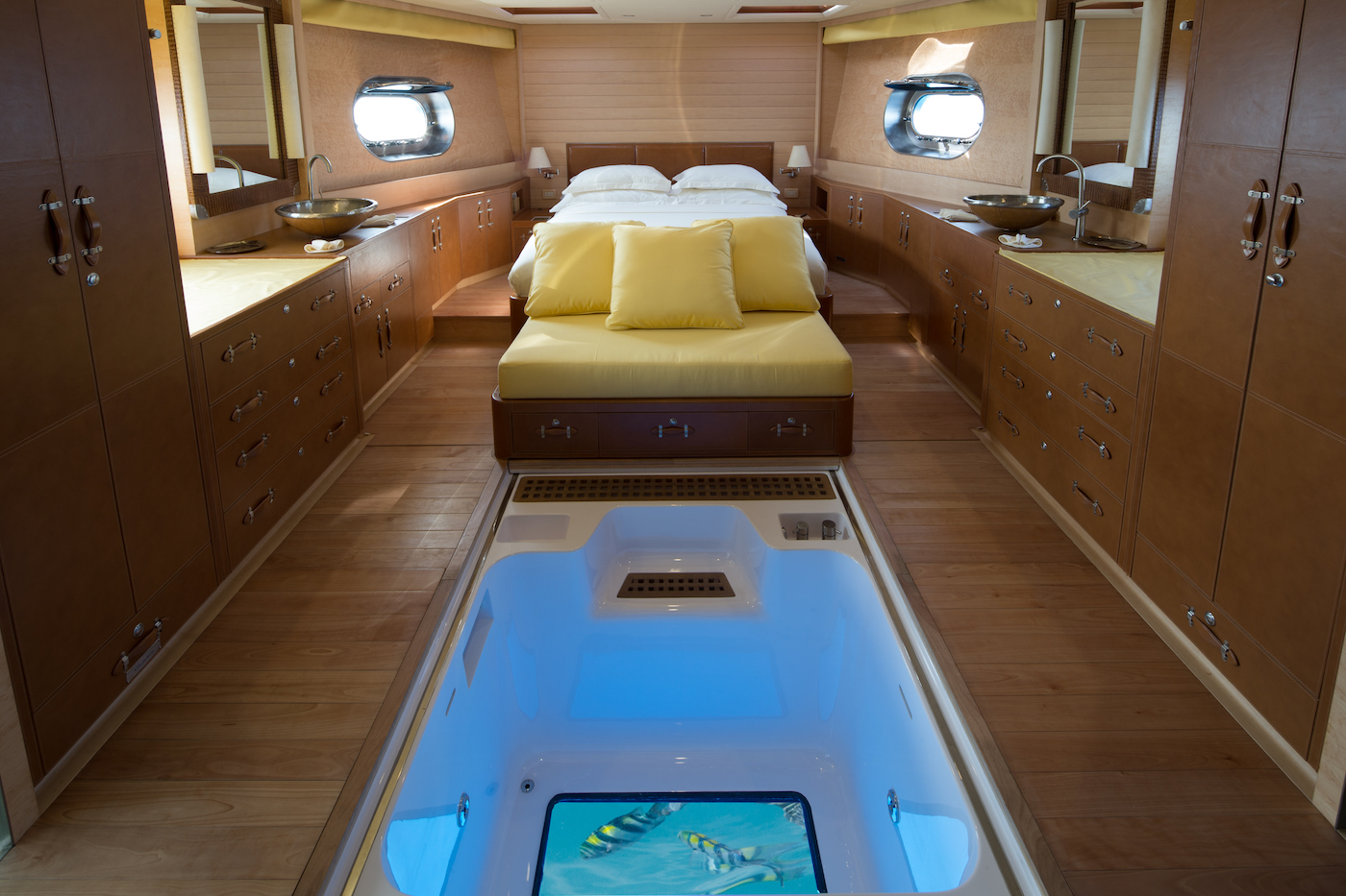 SIA Master Cabin With Glass Bottom Jacuzzi