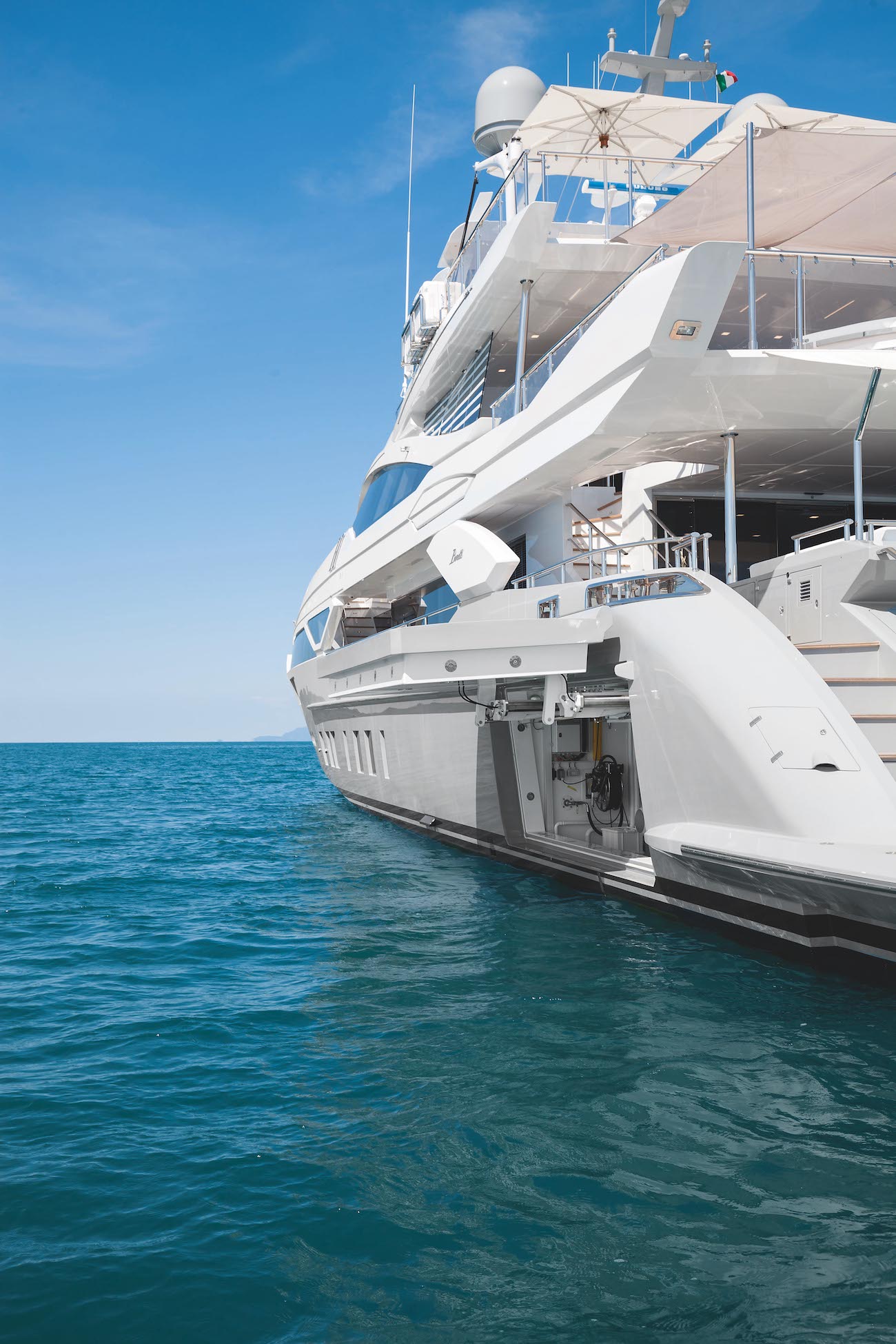 Veloce 140 By Benetti Detail