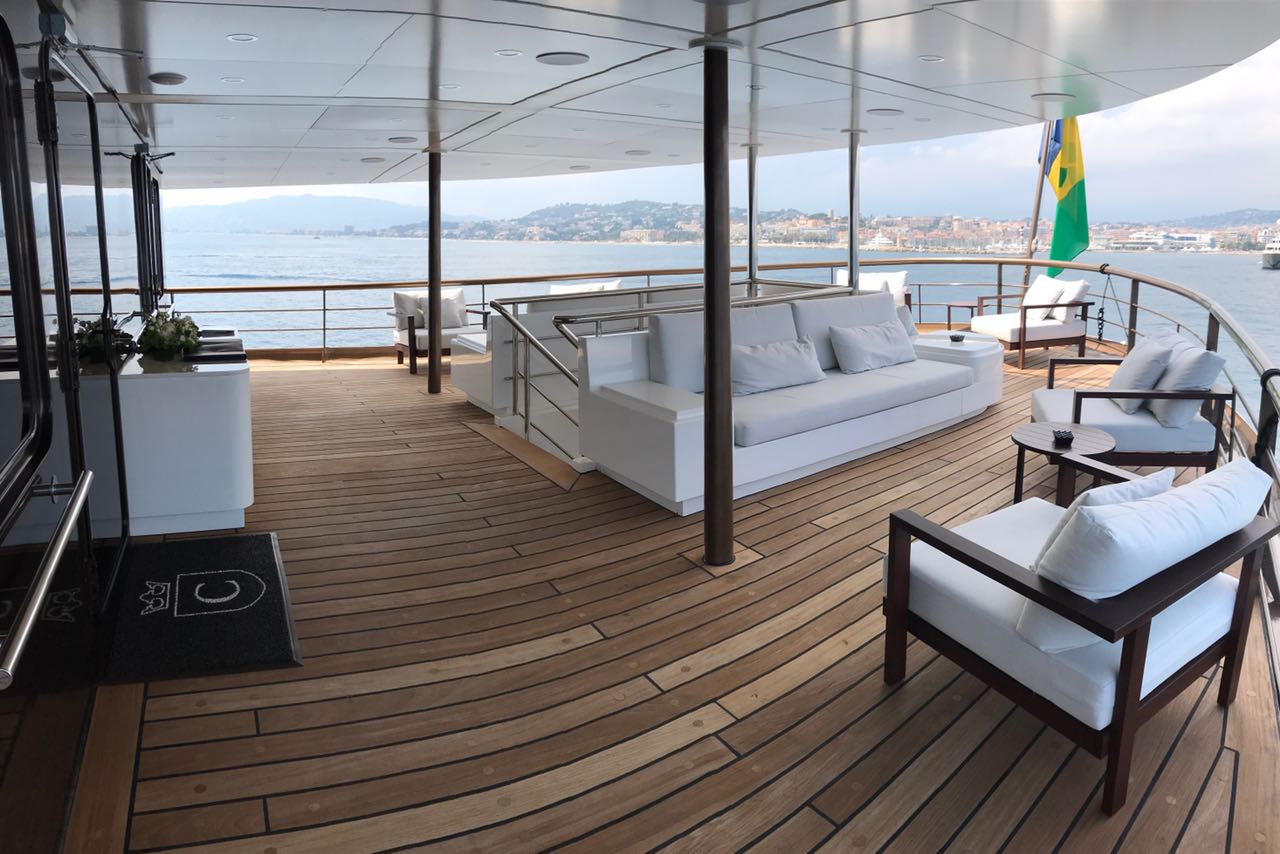 Aft Deck Lounging And Seating