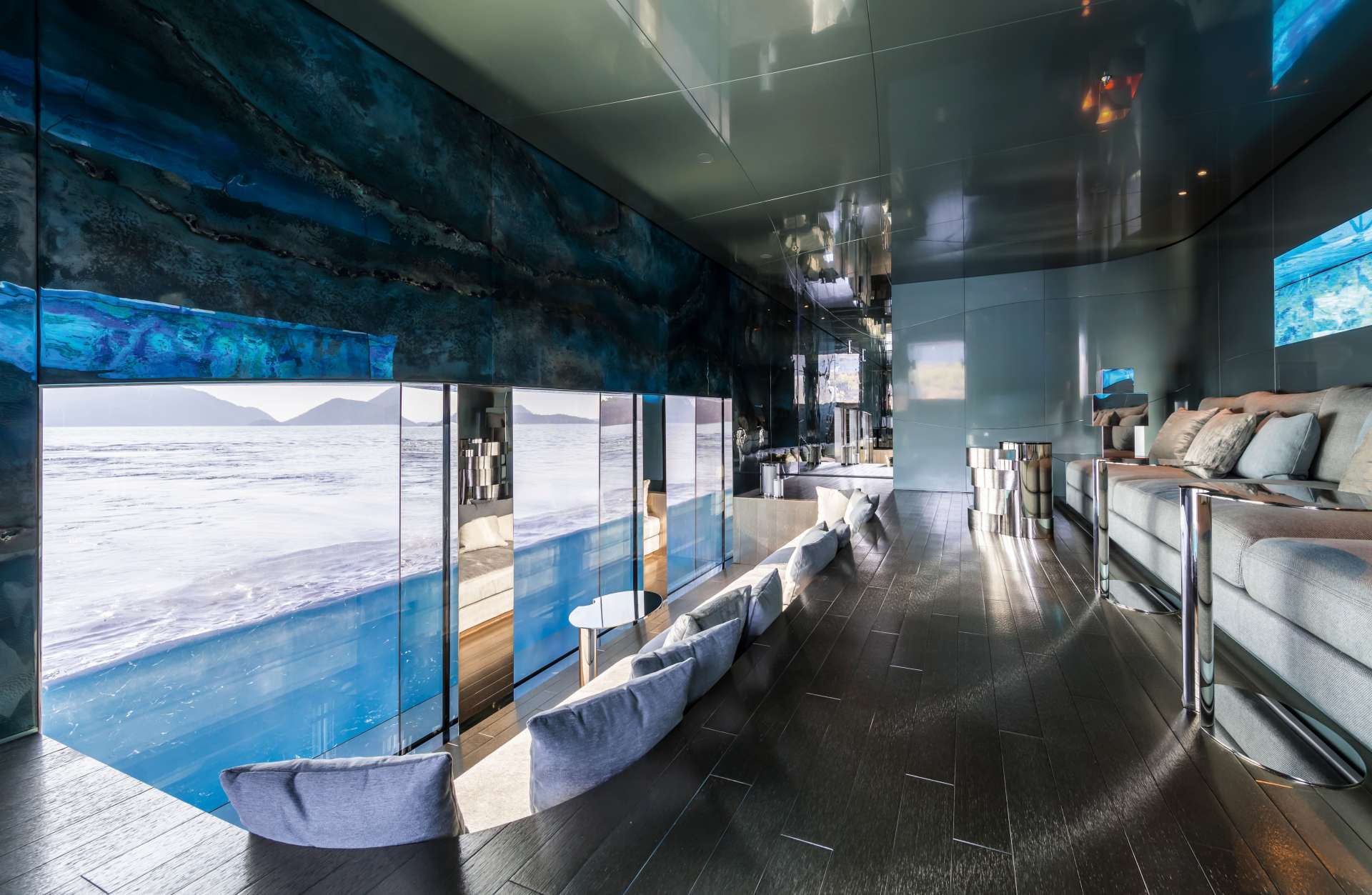 Observation 'Nemo' Lounge