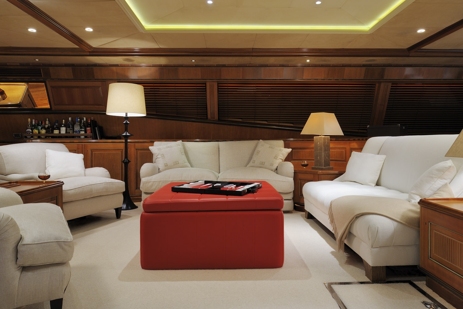 Yacht DRUMBEAT - Alloy Yachts - Seating