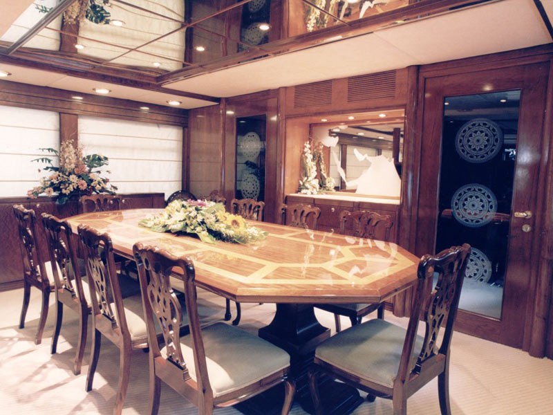 Eating/dining Saloon Aboard Yacht WHITE KNIGHT