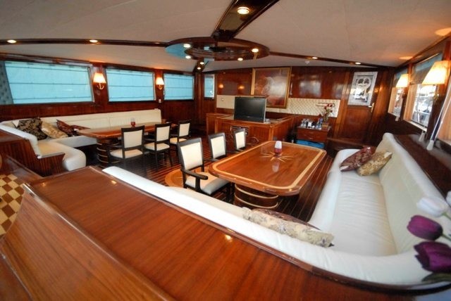 Inside Eating/dining With Saloon On Board Yacht ESMA SULTAN