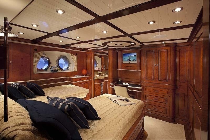 Twin Bed Cabin On Yacht SYCARA IV