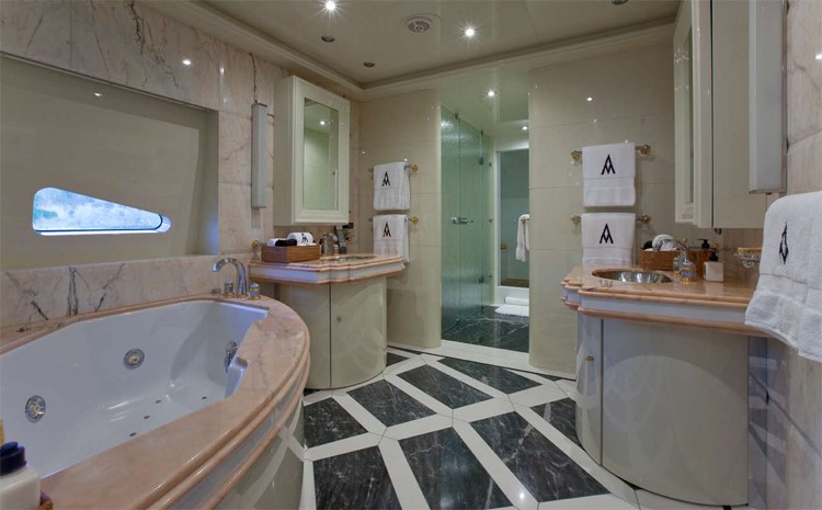 VIP Suite Bath On Yacht DIAMOND A
