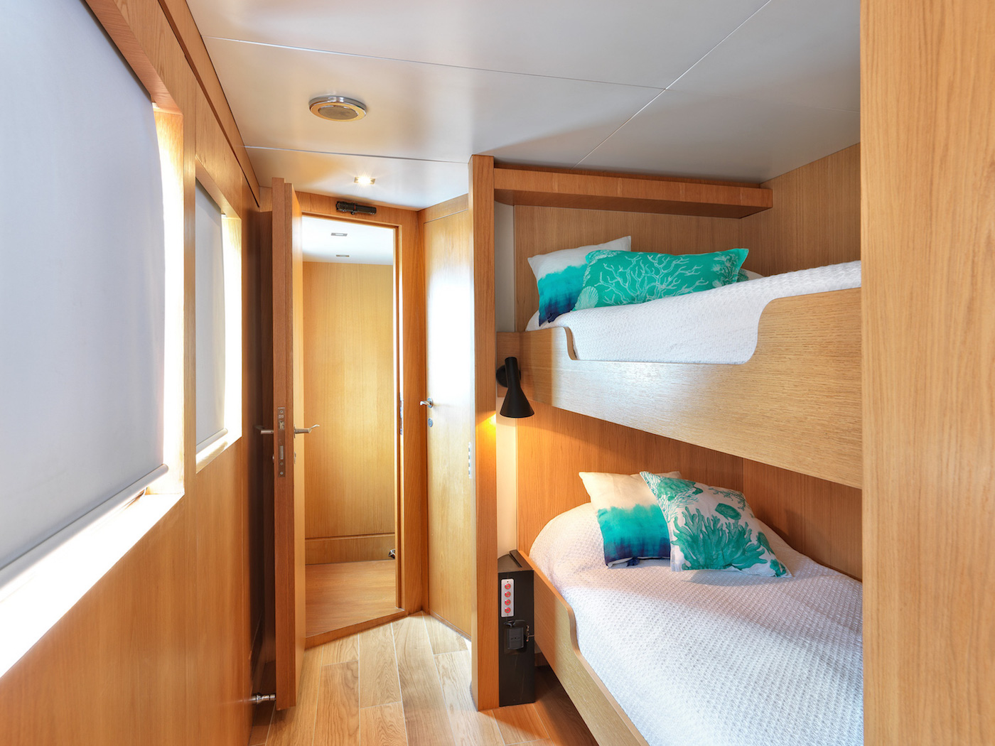 Guest cabin with Pullman beds