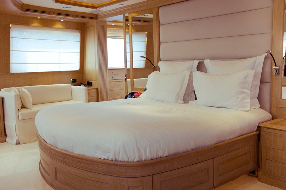 Guest's Cabin On Yacht AFRICAN QUEEN