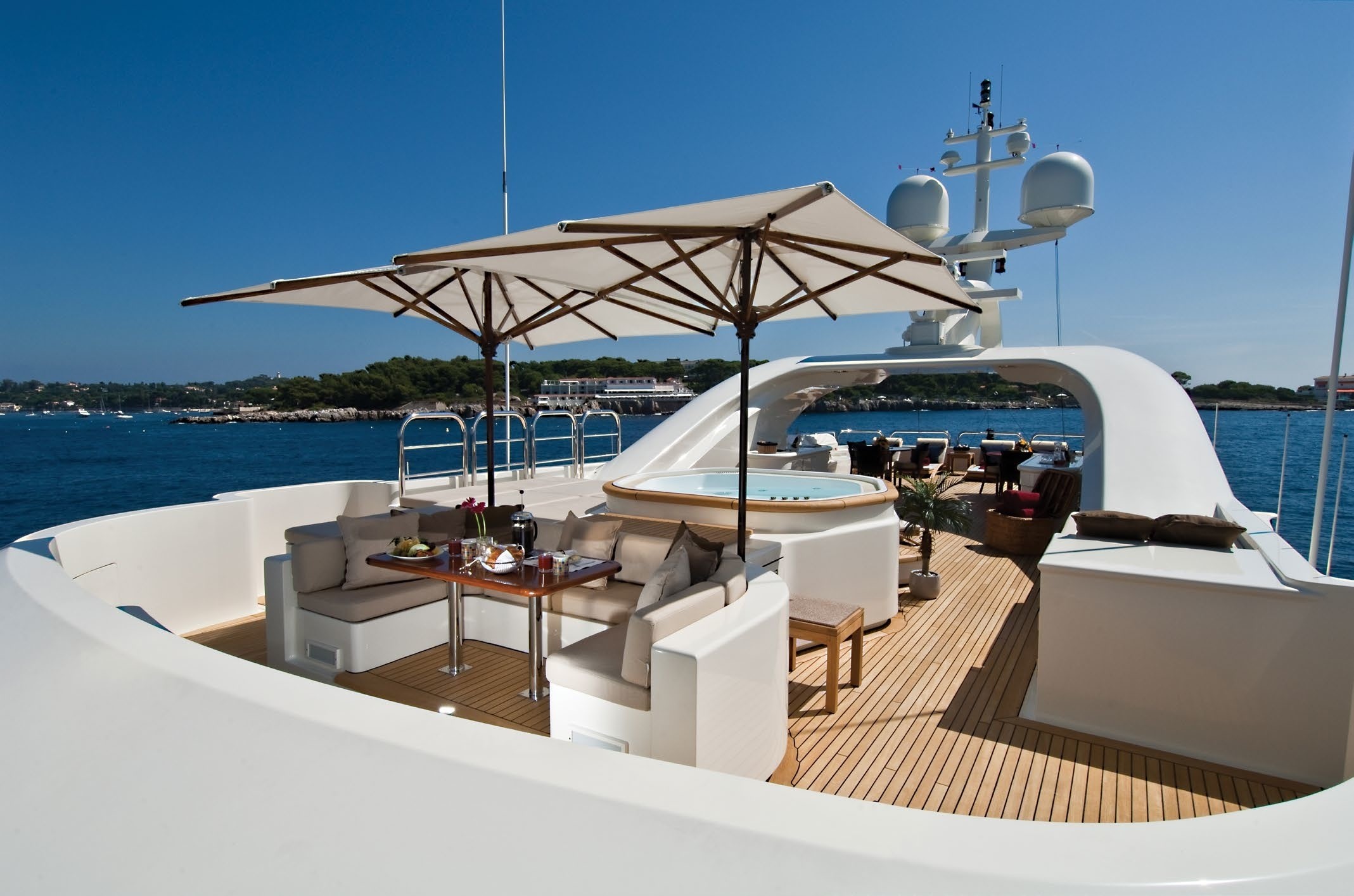 Life Aboard Yacht SEAHORSE