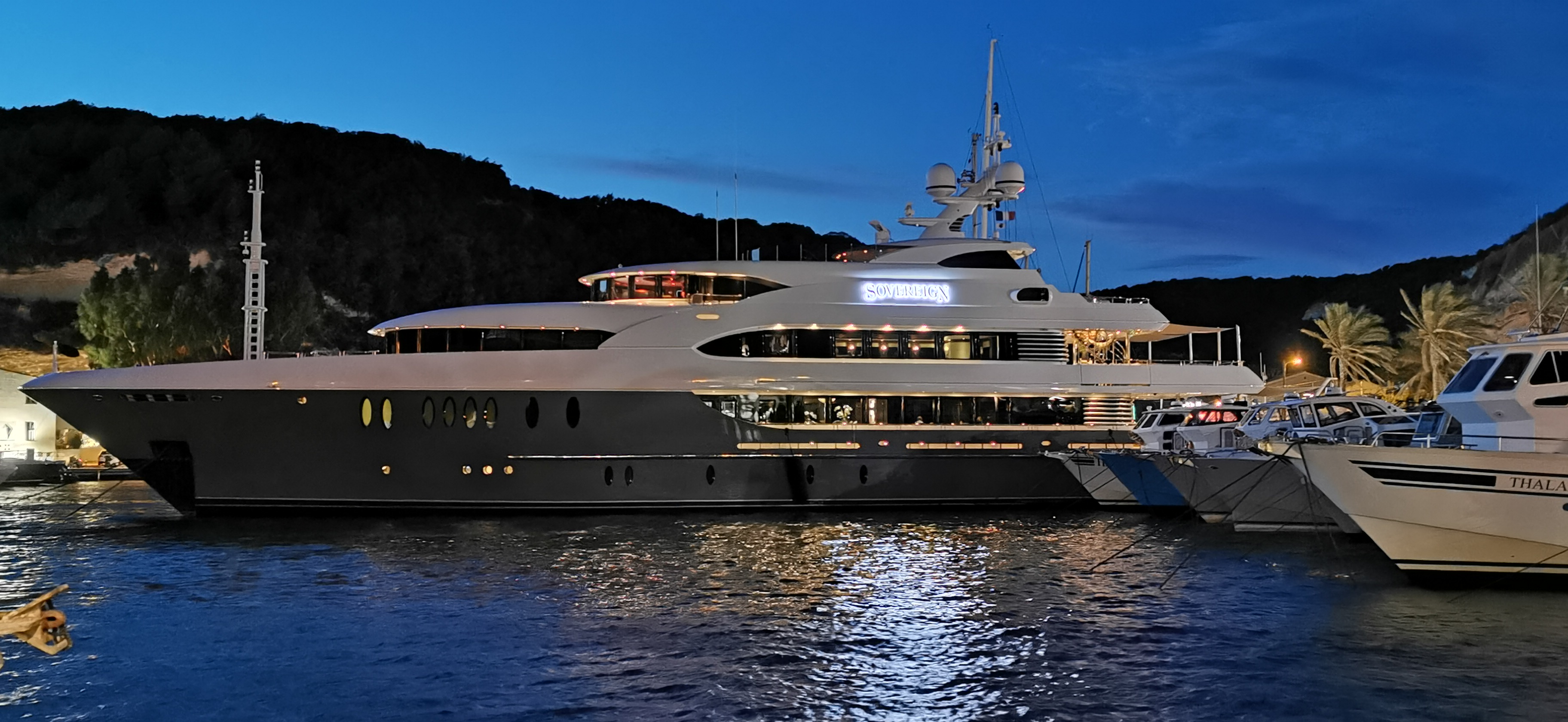 Sovereign Image Gallery – Luxury Yacht Browser | by CHARTERWORLD ...