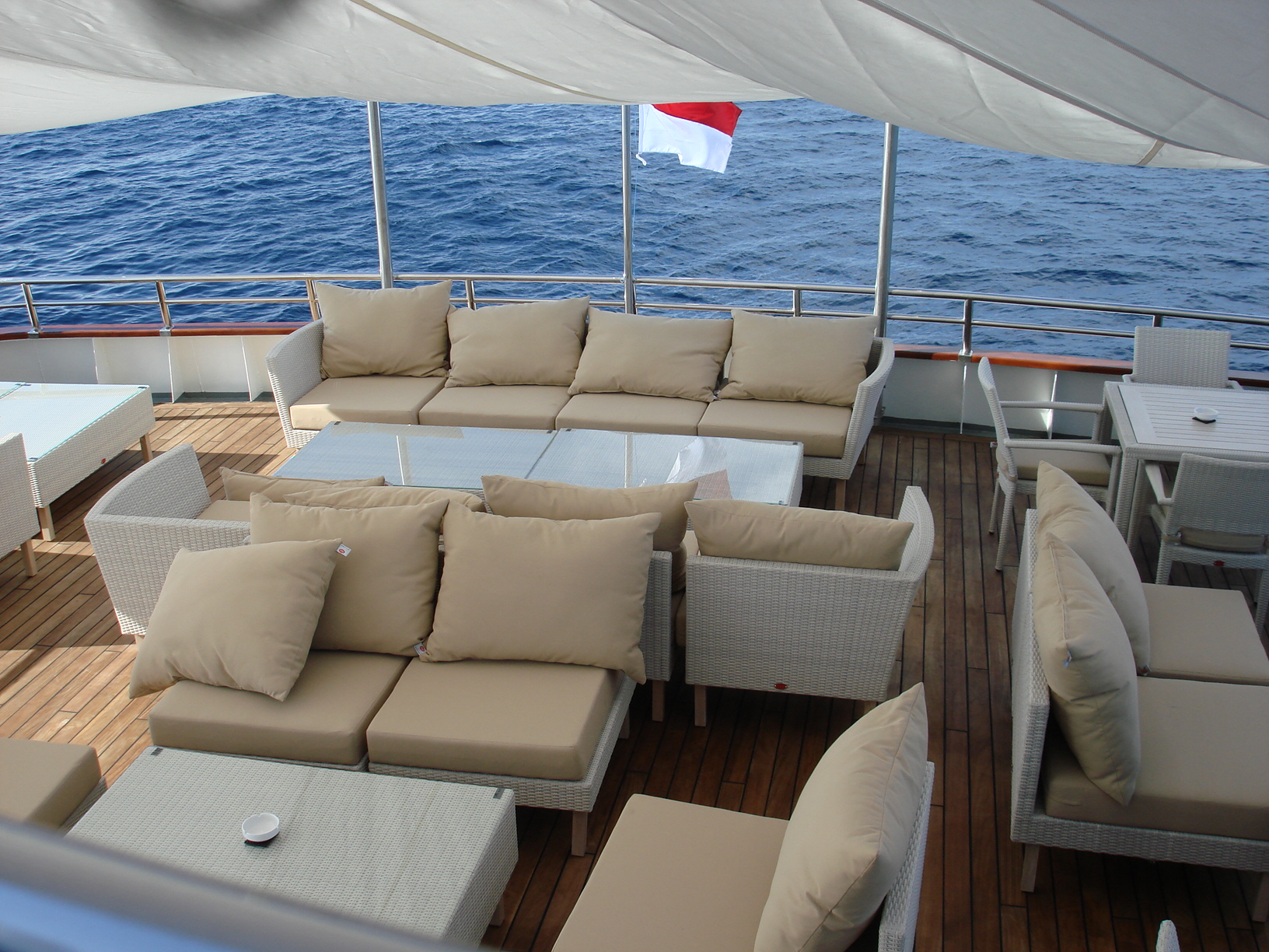 Expedition yacht SALILA -  Stern Lounge