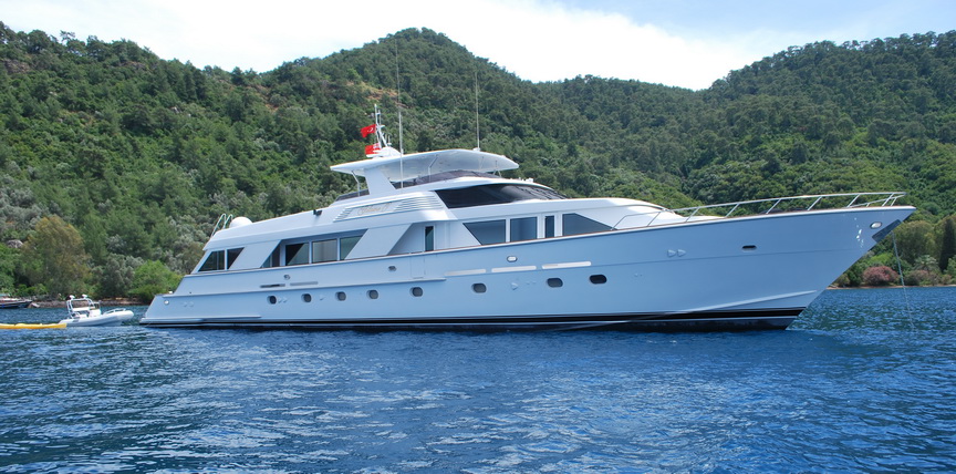 GILAINE O - Starboard side view