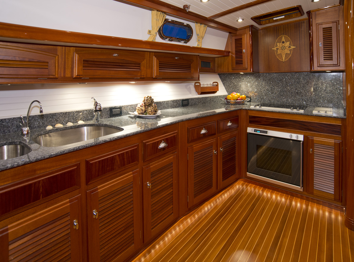 LYMAN MORSE Yacht EXCELLENCE -  Galley