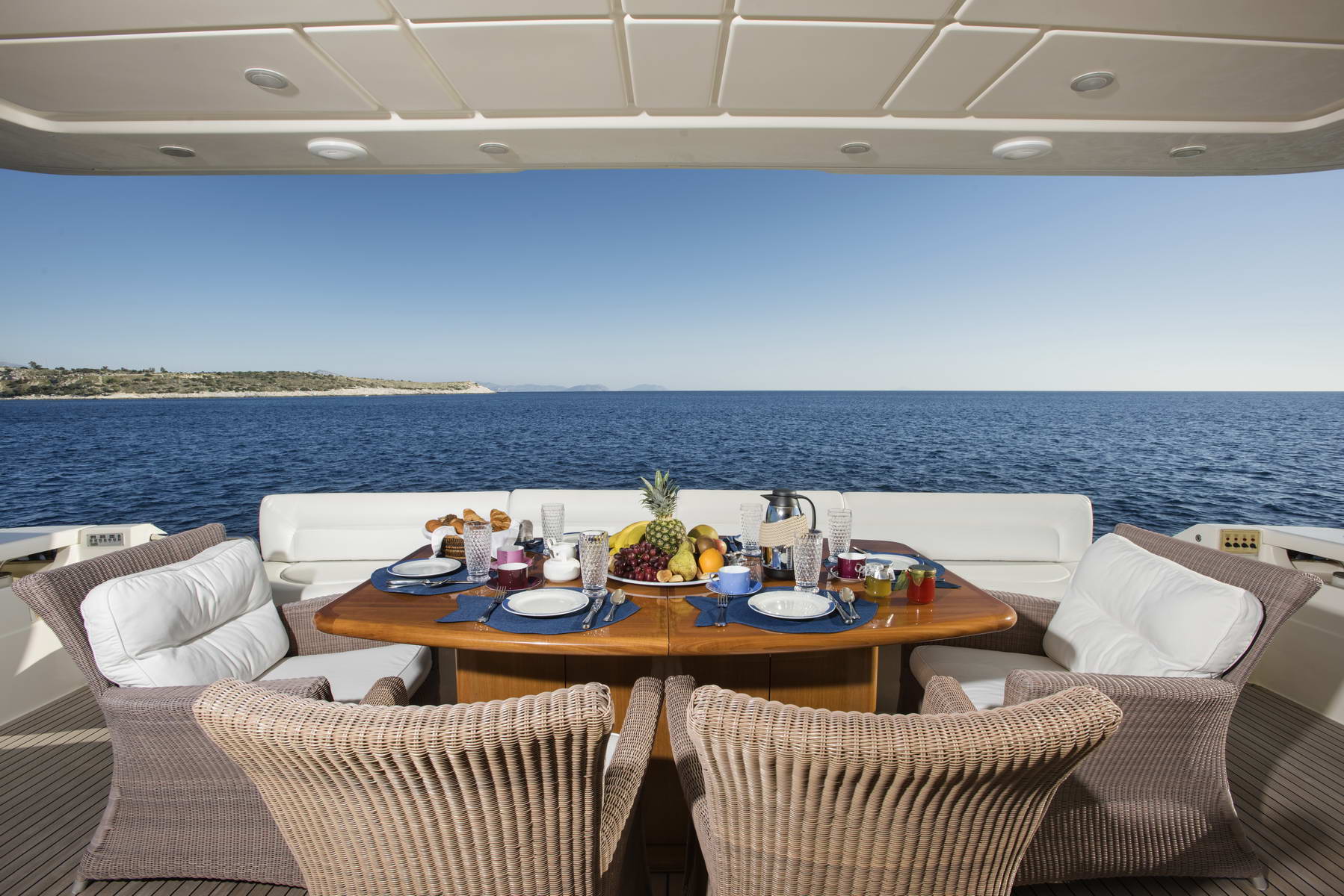 Motor Yacht DAY OFF - Alfresco dining