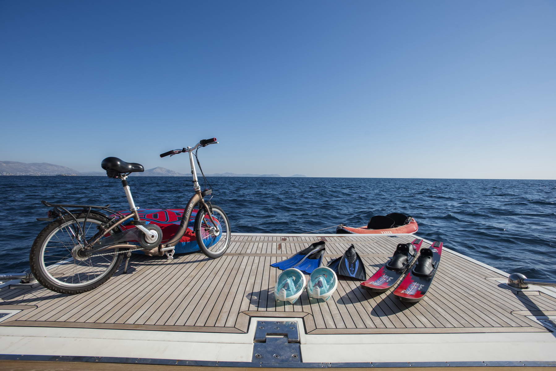 Motor Yacht DAY OFF - Toys on swim platform