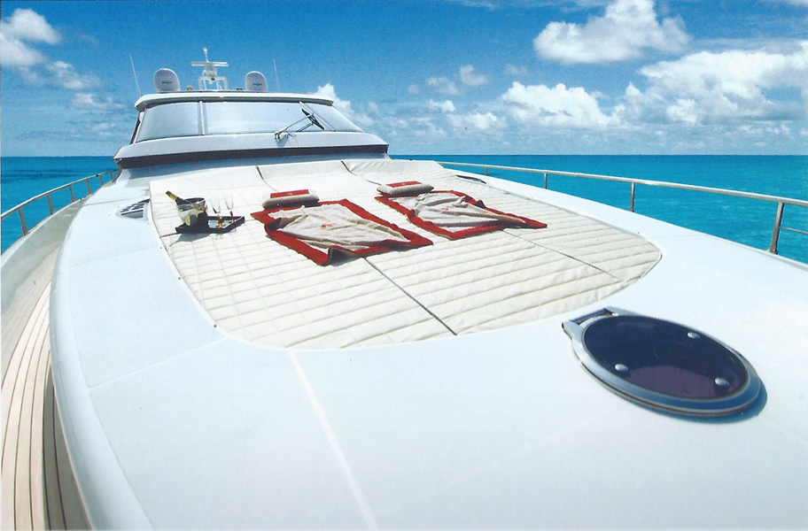 Motor yacht AMIR III - Foredeck Sunpads