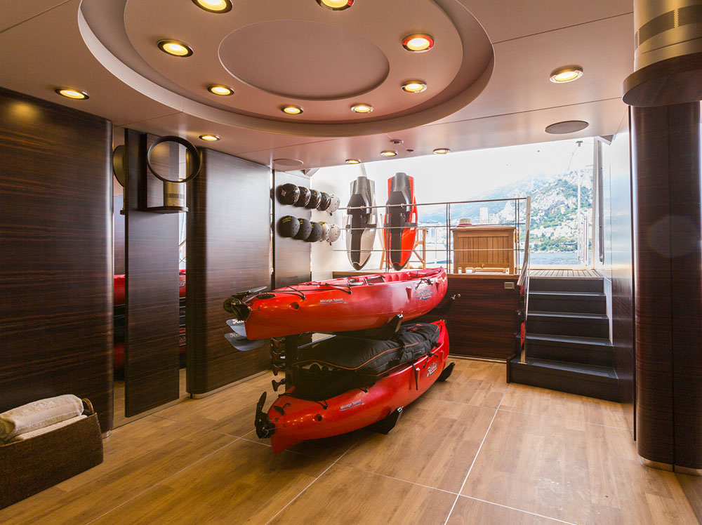 Motor yacht QM OF LONDON - beach club storage for water toys