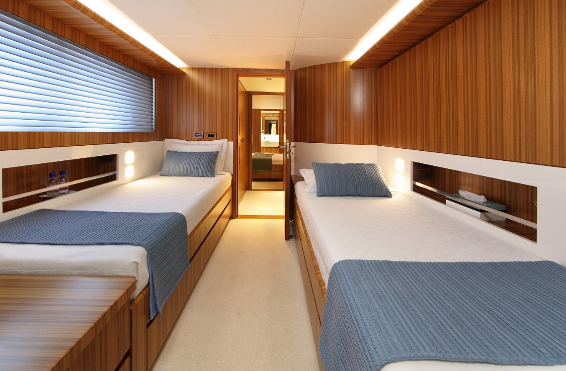 Motor yacht SEA SHELL -  Twin Cabin