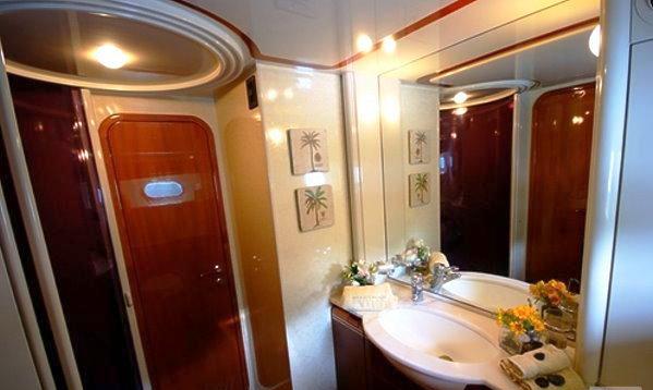 Motor yacht SPLENDIDO -  Bathroom