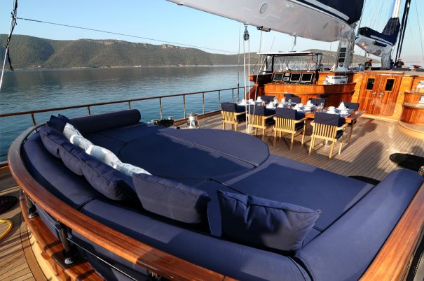 Sail yacht CLEAR EYES - Deck Lounging