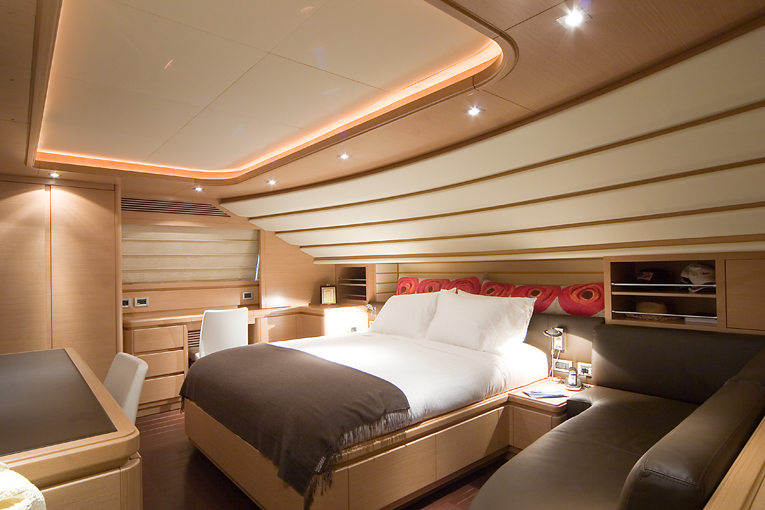 Yacht AQUAHOLIC - Master Cabin
