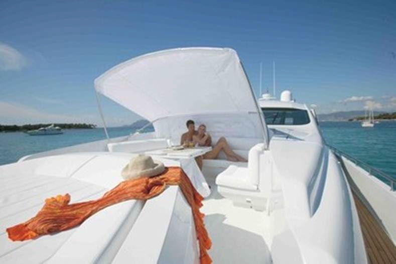 Yacht SOLARIS -  Bow Seating