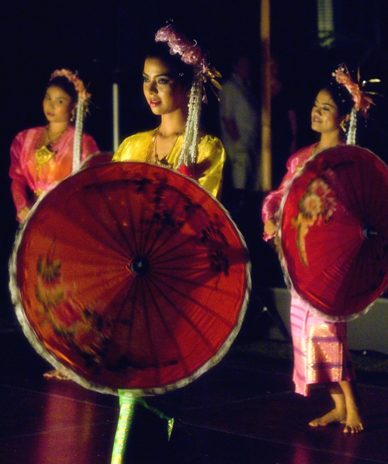 Thai dancers at Asia Superyacht Rendezvous — Yacht Charter & Superyacht ...