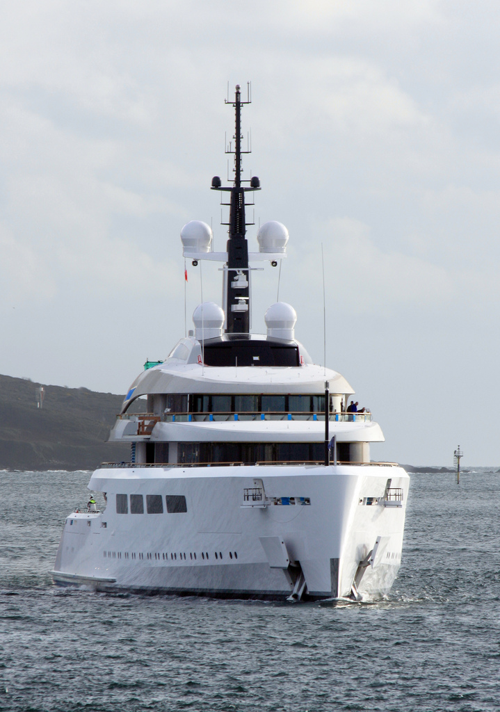 vava 2 yacht charter